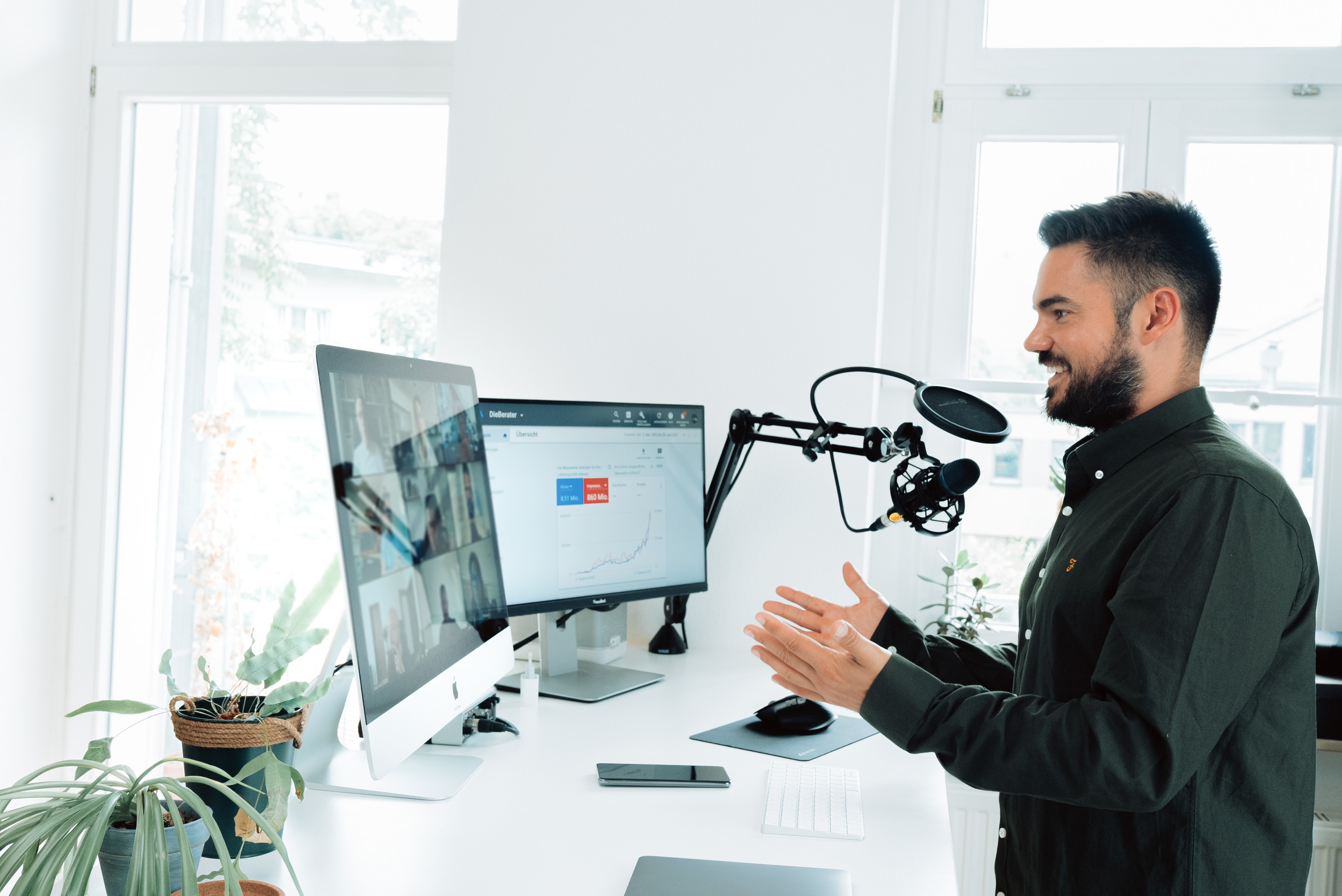 In this article, we’ll share how you can convert webinar & eBook leads into MQLs in one action. 
